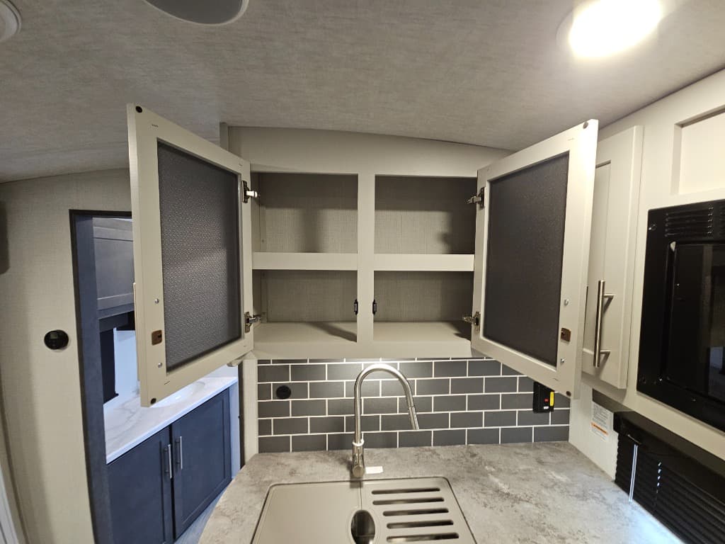 2025 Keystone RV 2025 Keystone RV Cougar Half-Ton - thumbnail 26