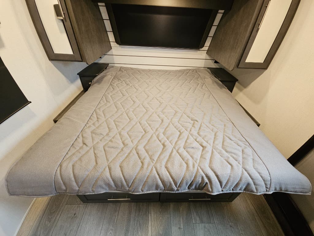 2025 Keystone RV 2025 Keystone RV Cougar Half-Ton - thumbnail 36