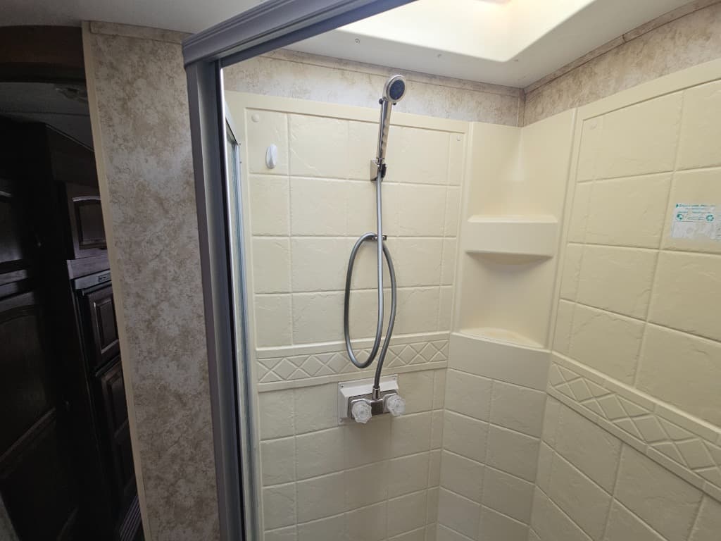 2012 Keystone RV 2012 Keystone RV Keystone Cougar - thumbnail 38