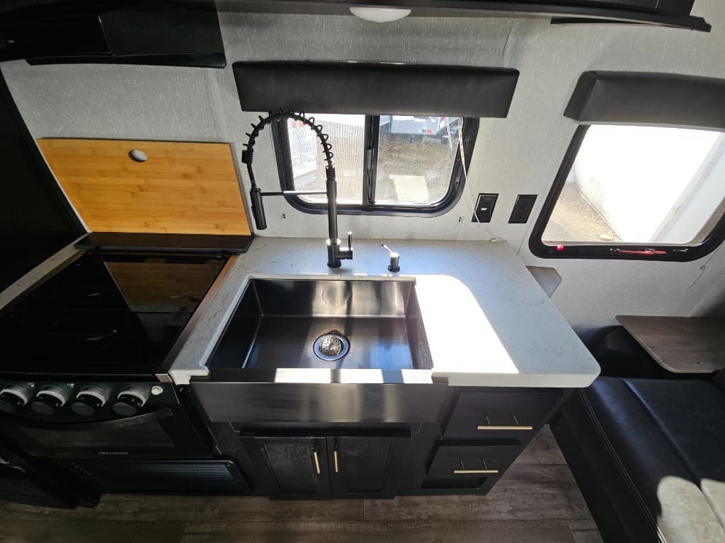 2022 Forest River 2022 Forest River Cherokee Grey Wolf - thumbnail 25