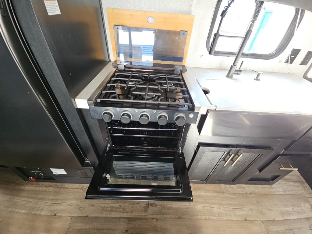 2022 Forest River 2022 Forest River Cherokee Grey Wolf - thumbnail 26