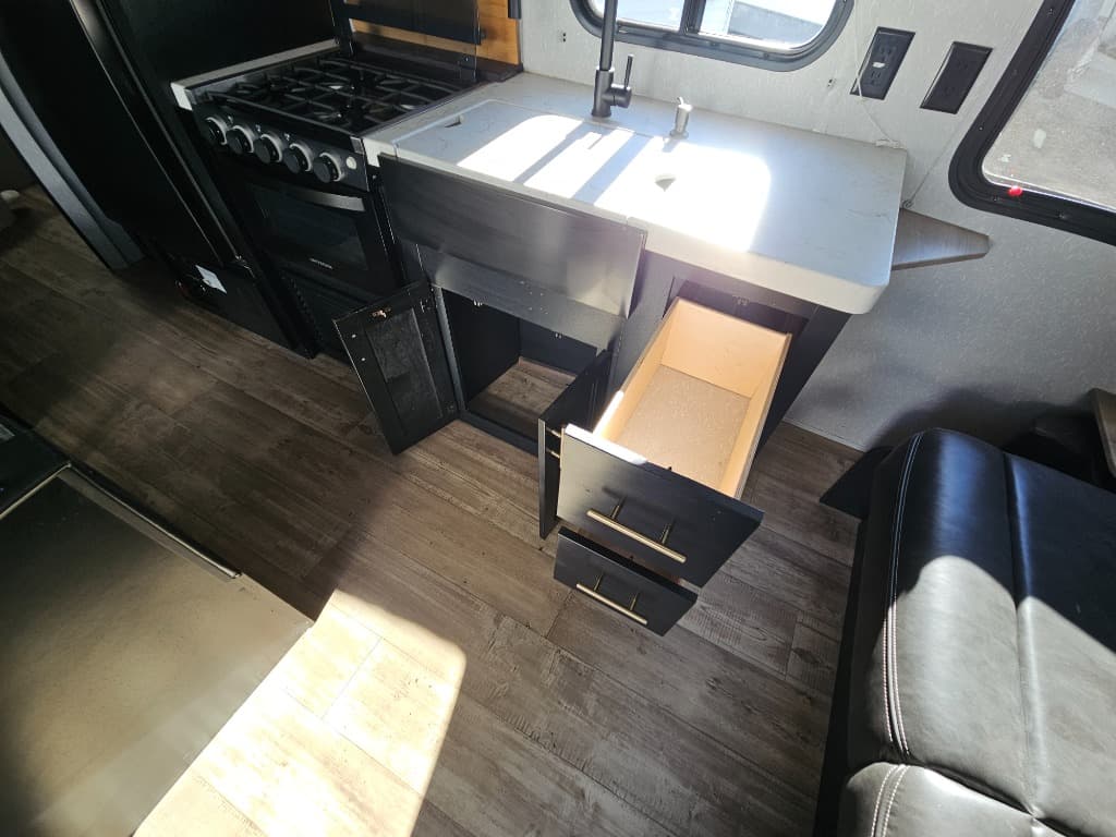 2022 Forest River 2022 Forest River Cherokee Grey Wolf - thumbnail 27