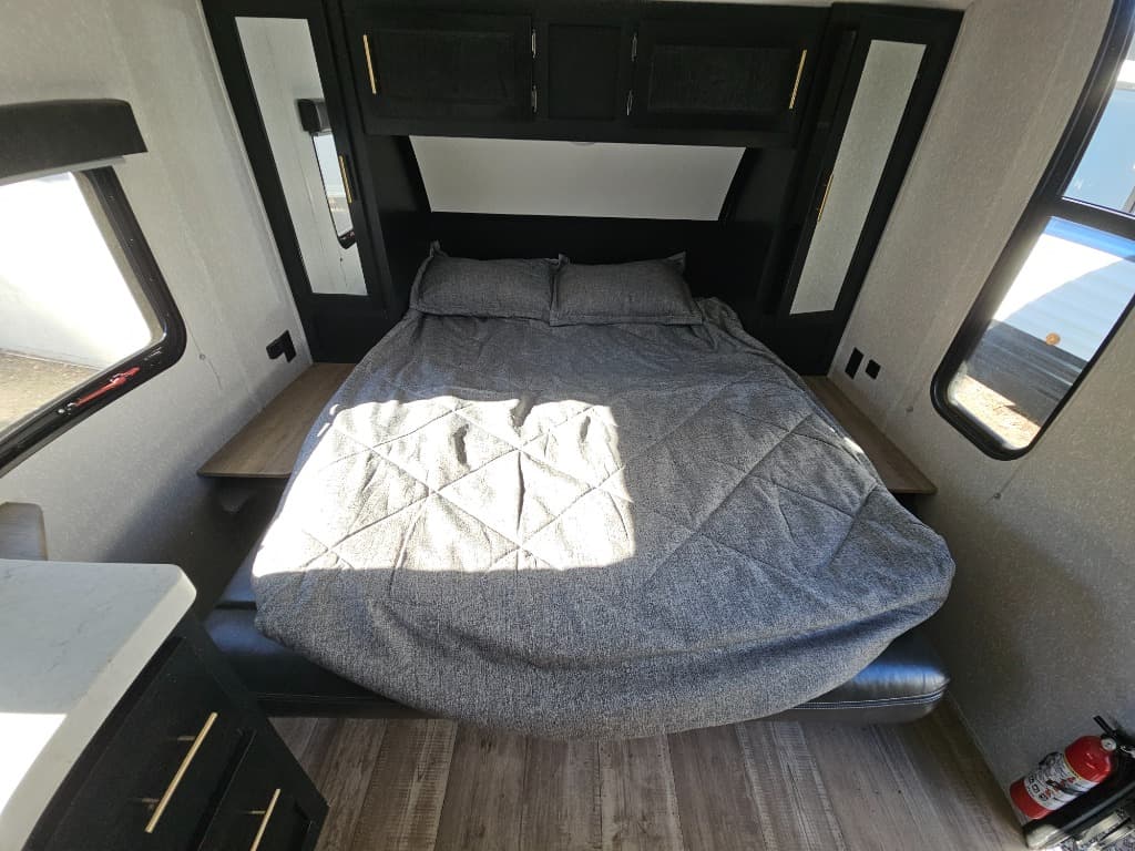 2022 Forest River 2022 Forest River Cherokee Grey Wolf - thumbnail 30