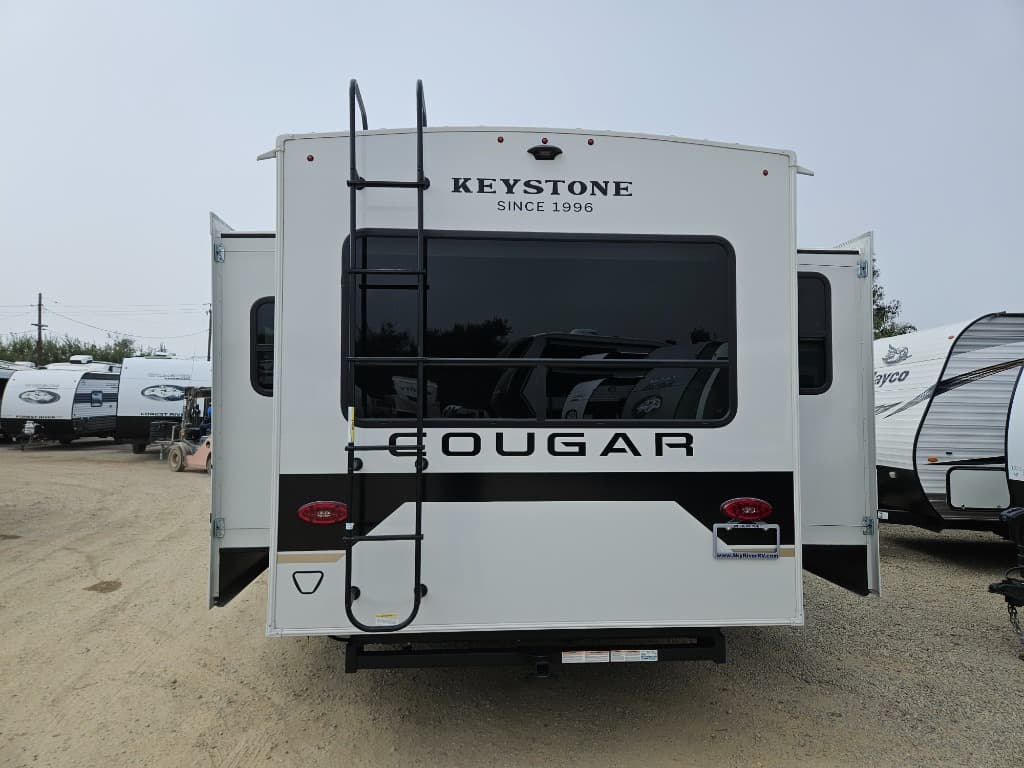 2026 Keystone RV 2026 Keystone RV Cougar Half-Ton - thumbnail 4