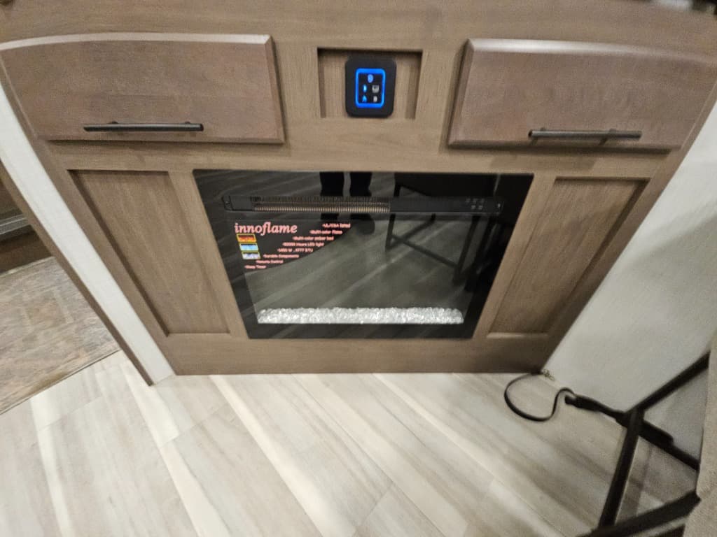 2026 Keystone RV 2026 Keystone RV Cougar Half-Ton - thumbnail 12