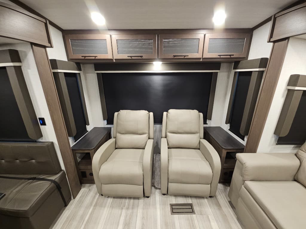 2026 Keystone RV 2026 Keystone RV Cougar Half-Ton - thumbnail 16