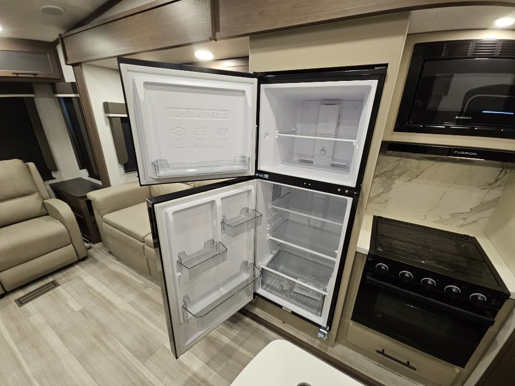 2026 Keystone RV 2026 Keystone RV Cougar Half-Ton - thumbnail 25