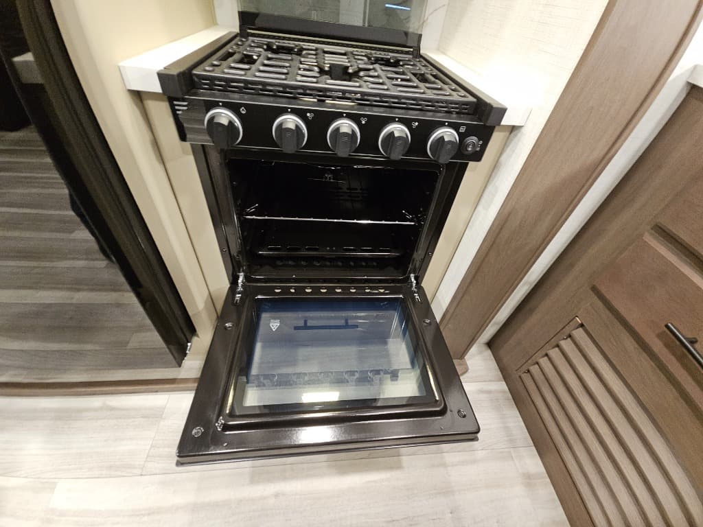 2026 Keystone RV 2026 Keystone RV Cougar Half-Ton - thumbnail 28