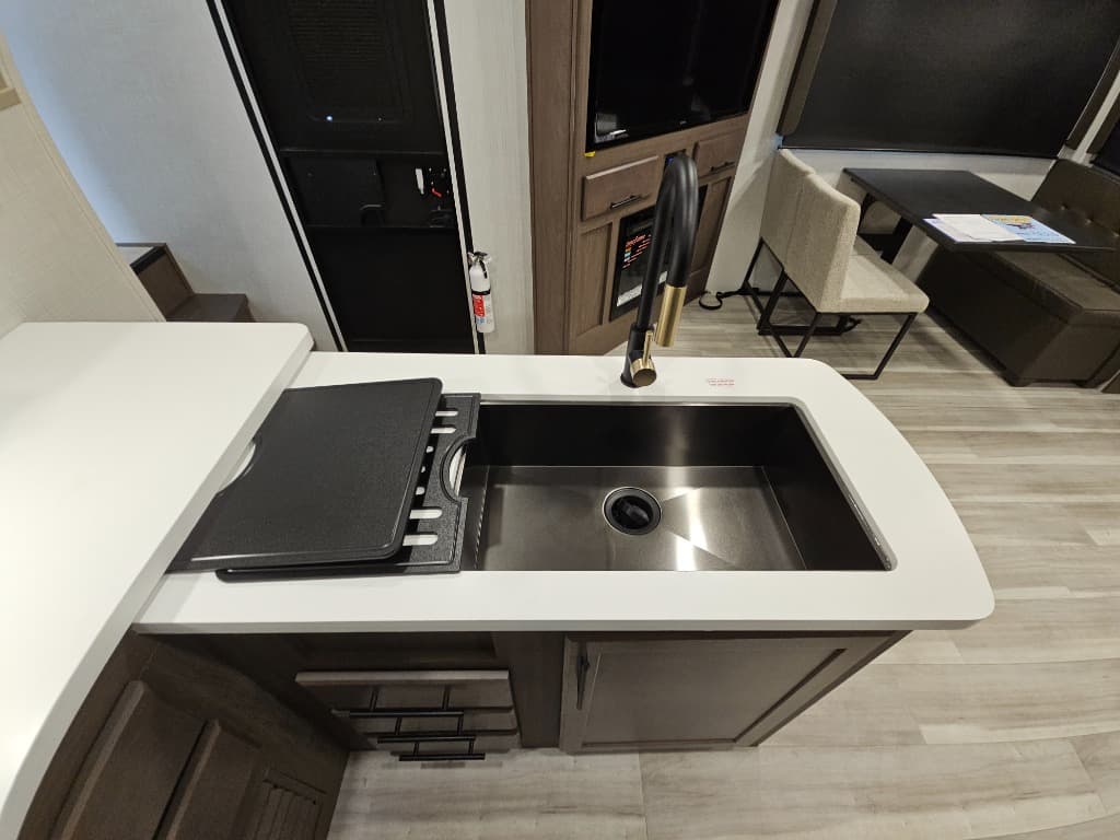 2026 Keystone RV 2026 Keystone RV Cougar Half-Ton - thumbnail 33