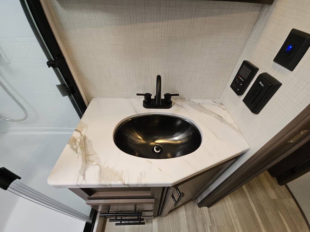 2026 Keystone RV 2026 Keystone RV Cougar Half-Ton - thumbnail 42