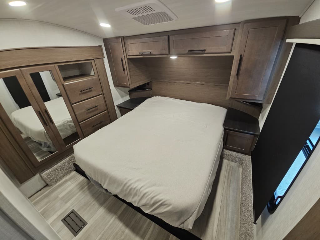 2026 Keystone RV 2026 Keystone RV Cougar Half-Ton - thumbnail 44