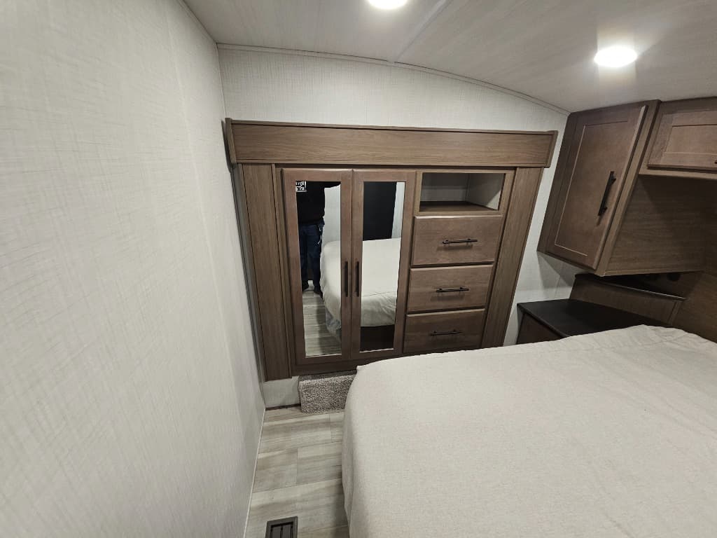 2026 Keystone RV 2026 Keystone RV Cougar Half-Ton - thumbnail 48