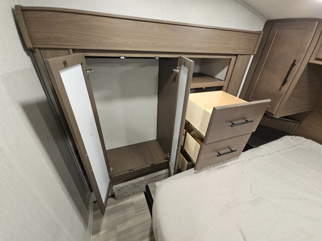 2026 Keystone RV 2026 Keystone RV Cougar Half-Ton - thumbnail 49