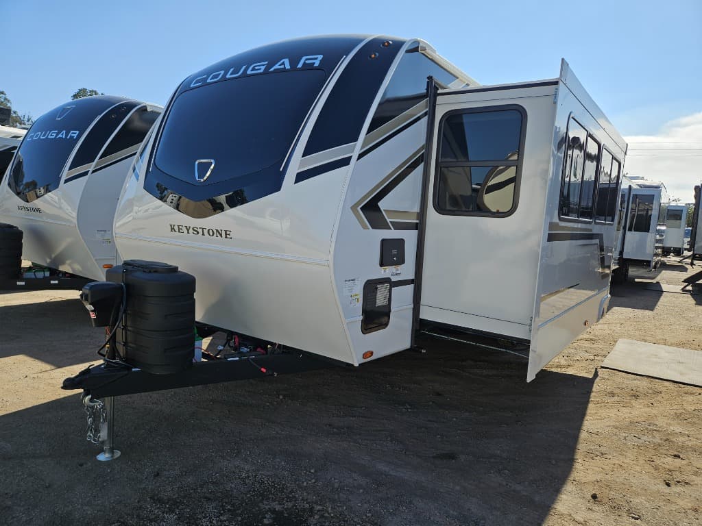 2026 Keystone RV 2026 Keystone RV Cougar Half-Ton - thumbnail 5