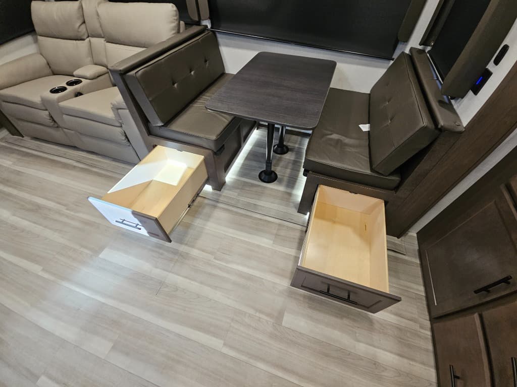 2026 Keystone RV 2026 Keystone RV Cougar Half-Ton - thumbnail 10