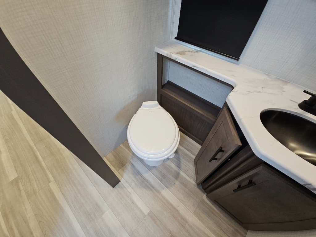 2026 Keystone RV 2026 Keystone RV Cougar Half-Ton - thumbnail 36