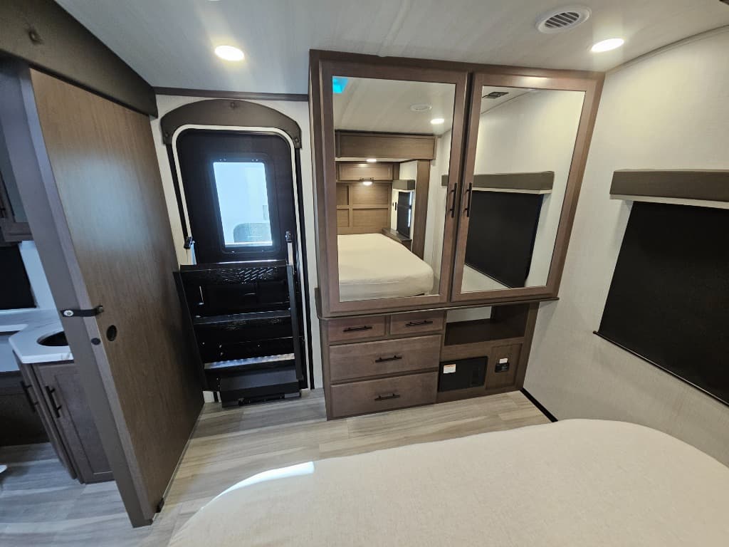 2026 Keystone RV 2026 Keystone RV Cougar Half-Ton - thumbnail 40