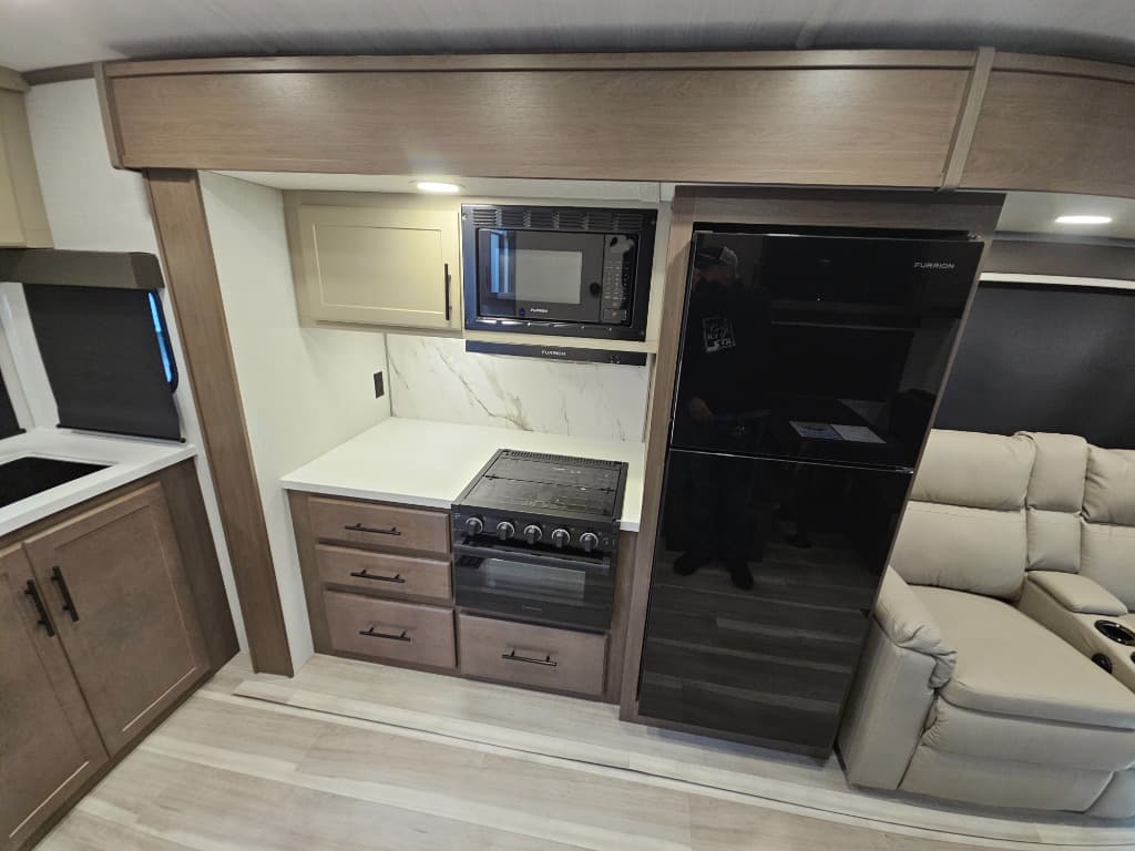 2026 Keystone RV 2026 Keystone RV Cougar Half-Ton - thumbnail 18