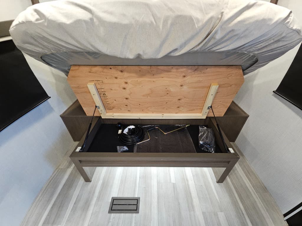 2026 Keystone RV 2026 Keystone RV Cougar Half-Ton - thumbnail 32