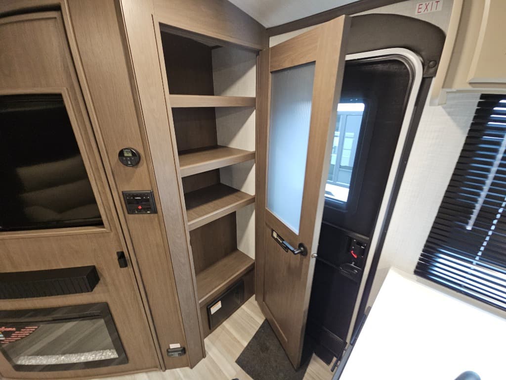 2026 Keystone RV 2026 Keystone RV Cougar Half-Ton - thumbnail 28