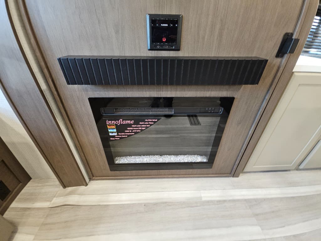 2026 Keystone RV 2026 Keystone RV Cougar Half-Ton - thumbnail 21