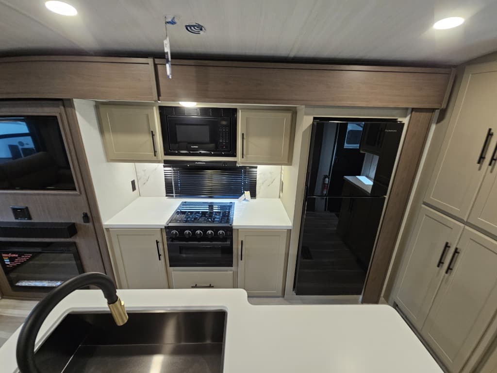 2026 Keystone RV 2026 Keystone RV Cougar Half-Ton - thumbnail 23