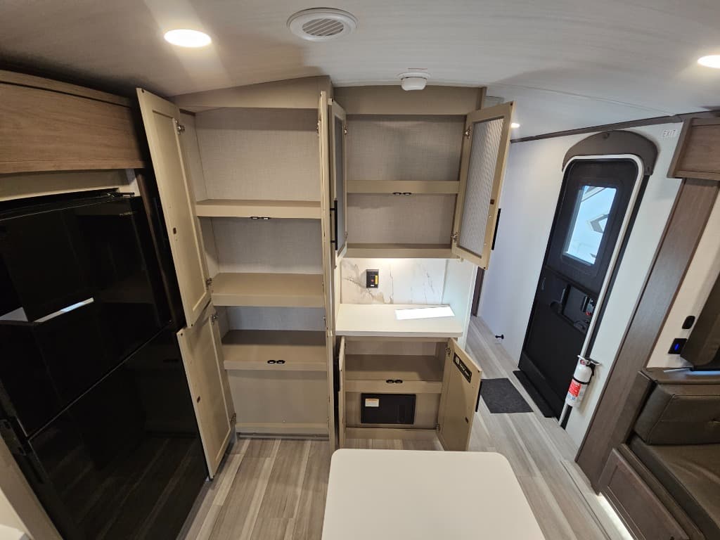 2026 Keystone RV 2026 Keystone RV Cougar Half-Ton - thumbnail 33