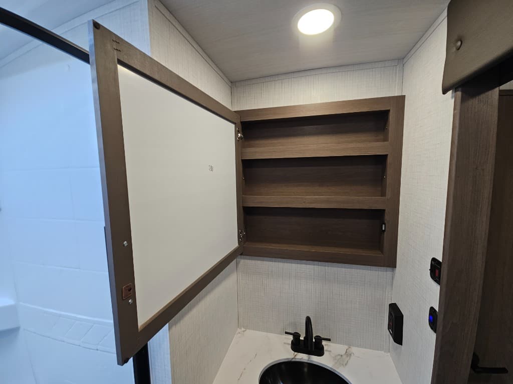 2026 Keystone RV 2026 Keystone RV Cougar Half-Ton - thumbnail 39