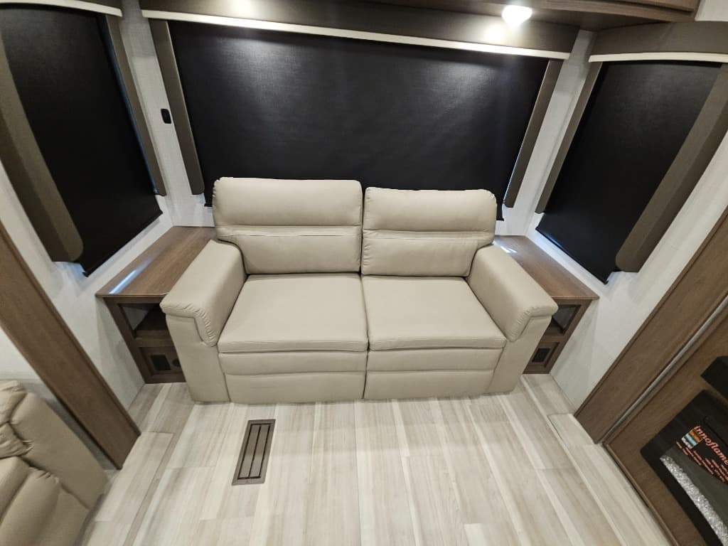 2026 Keystone RV 2026 Keystone RV Cougar - thumbnail 15