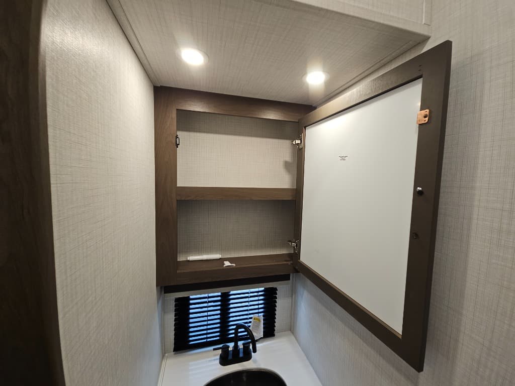 2026 Keystone RV 2026 Keystone RV Cougar - thumbnail 34