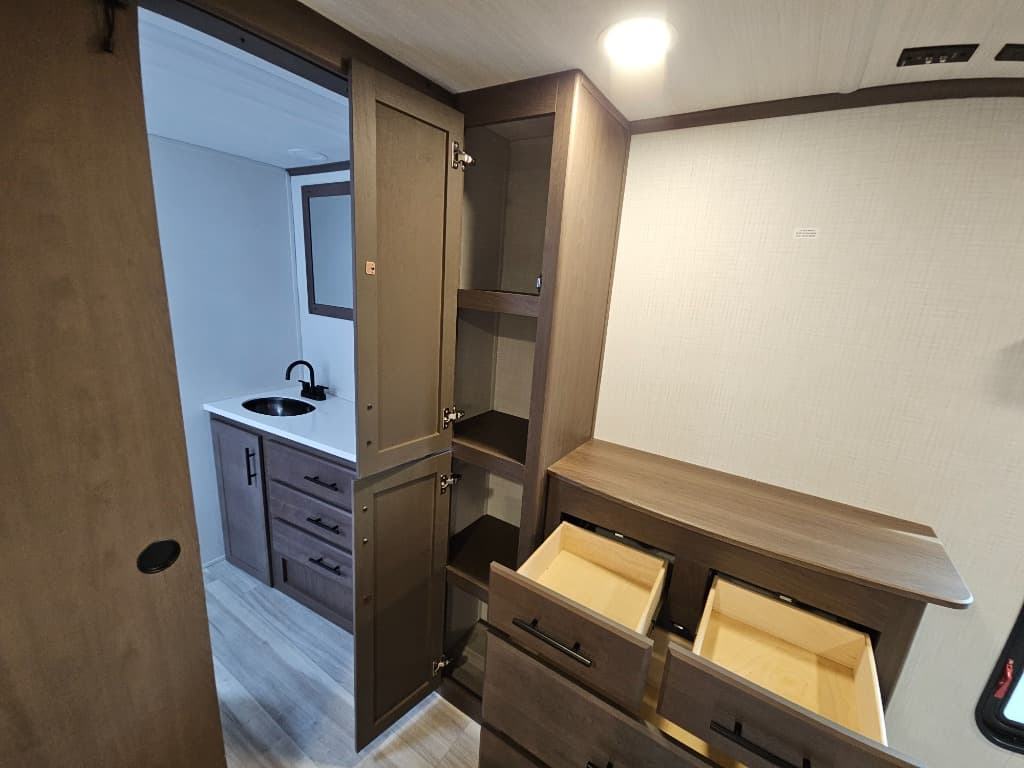 2026 Keystone RV 2026 Keystone RV Cougar - thumbnail 43