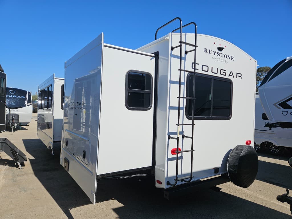 2026 Keystone RV 2026 Keystone RV Cougar Half-Ton - thumbnail 5