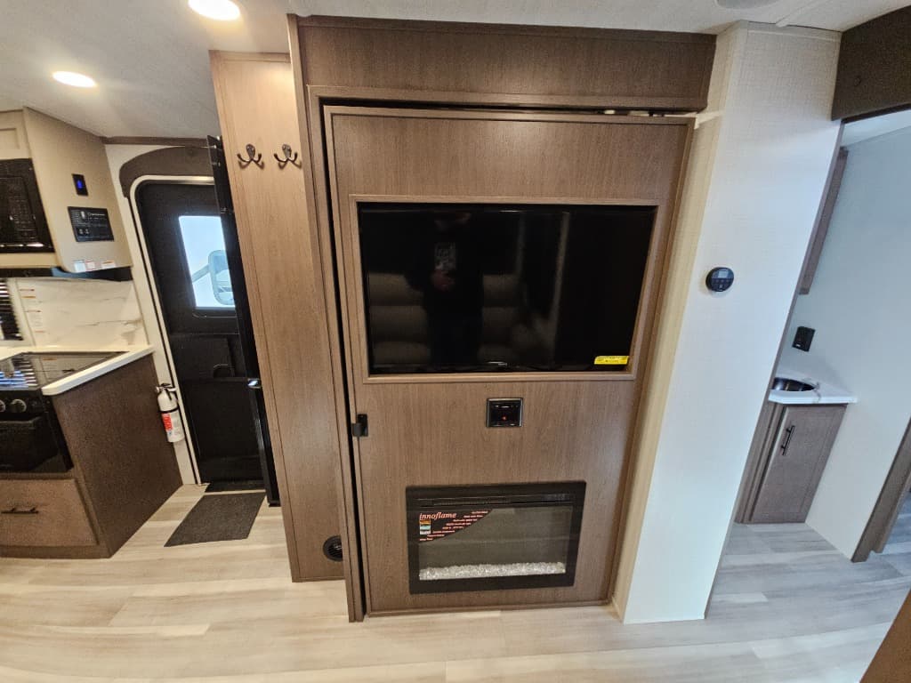 2026 Keystone RV 2026 Keystone RV Cougar Half-Ton - thumbnail 14