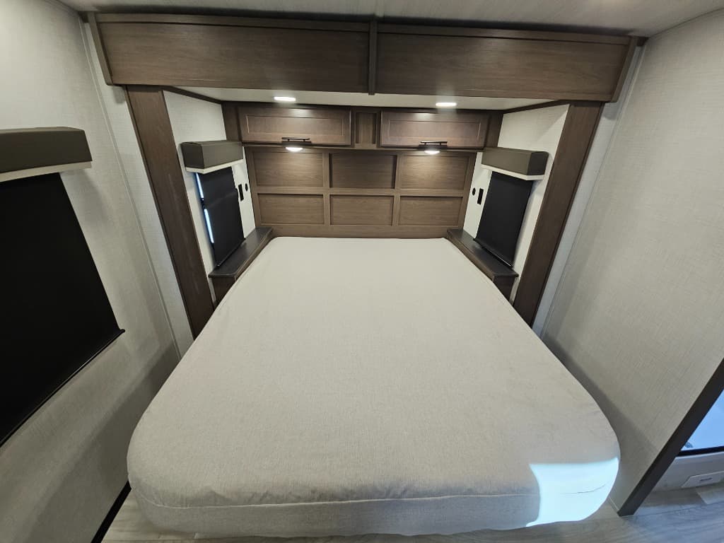 2026 Keystone RV 2026 Keystone RV Cougar Half-Ton - thumbnail 39