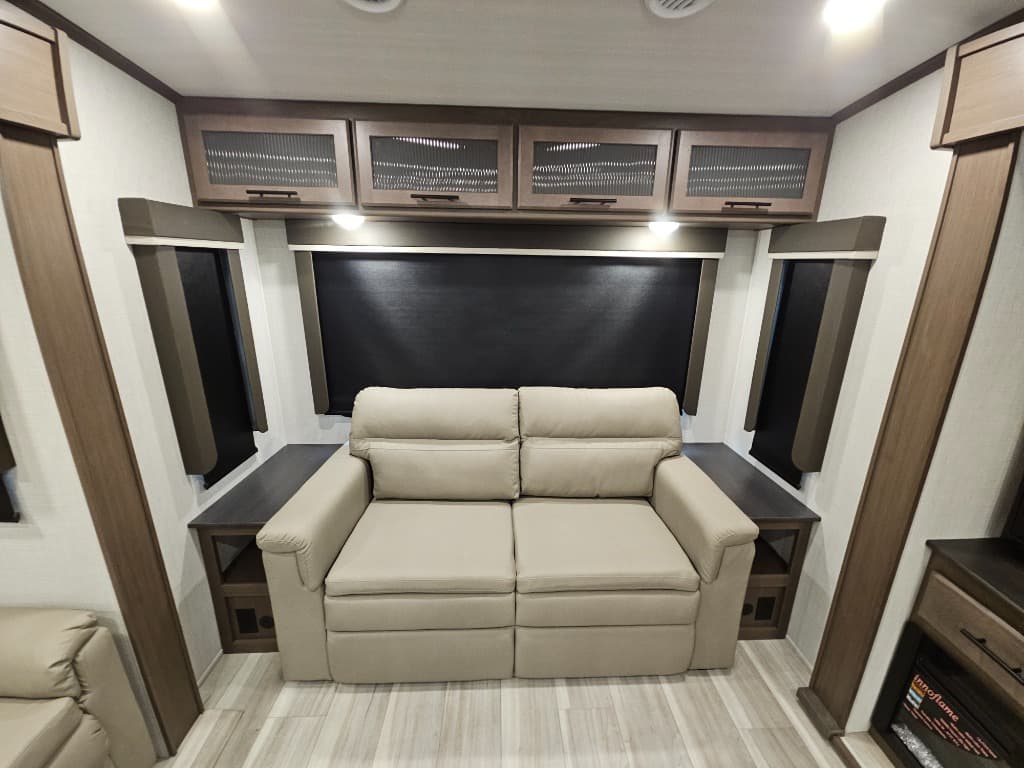 2026 Keystone RV 2026 Keystone RV Cougar Half-Ton - thumbnail 15