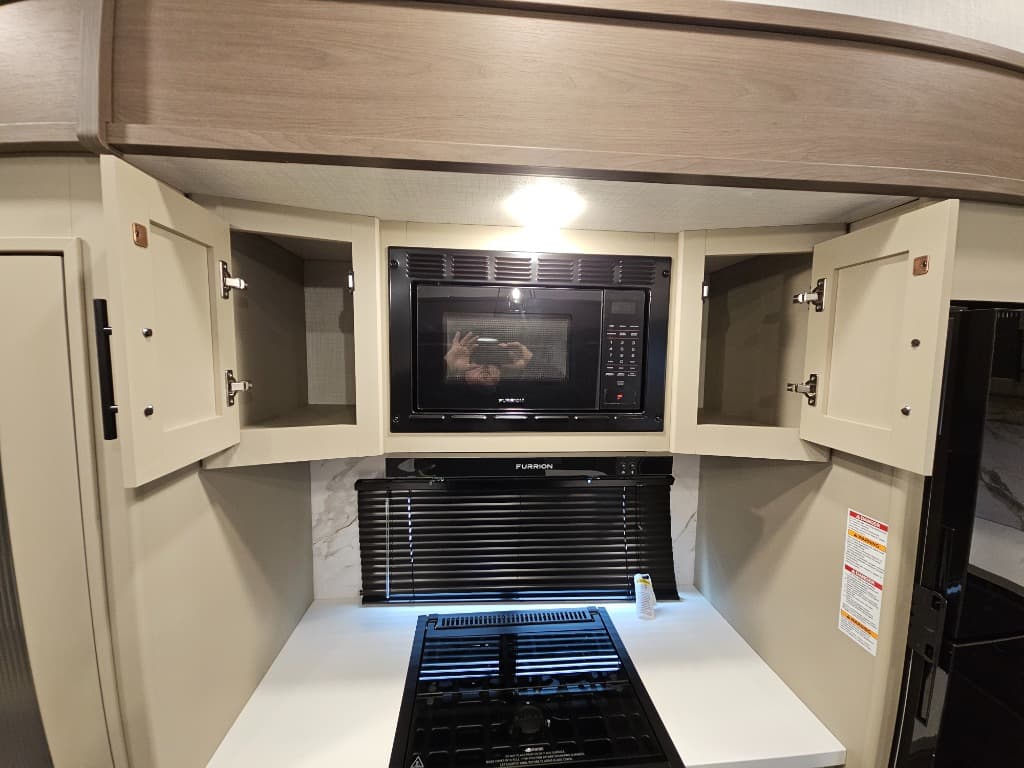 2026 Keystone RV 2026 Keystone RV Cougar Half-Ton - thumbnail 25