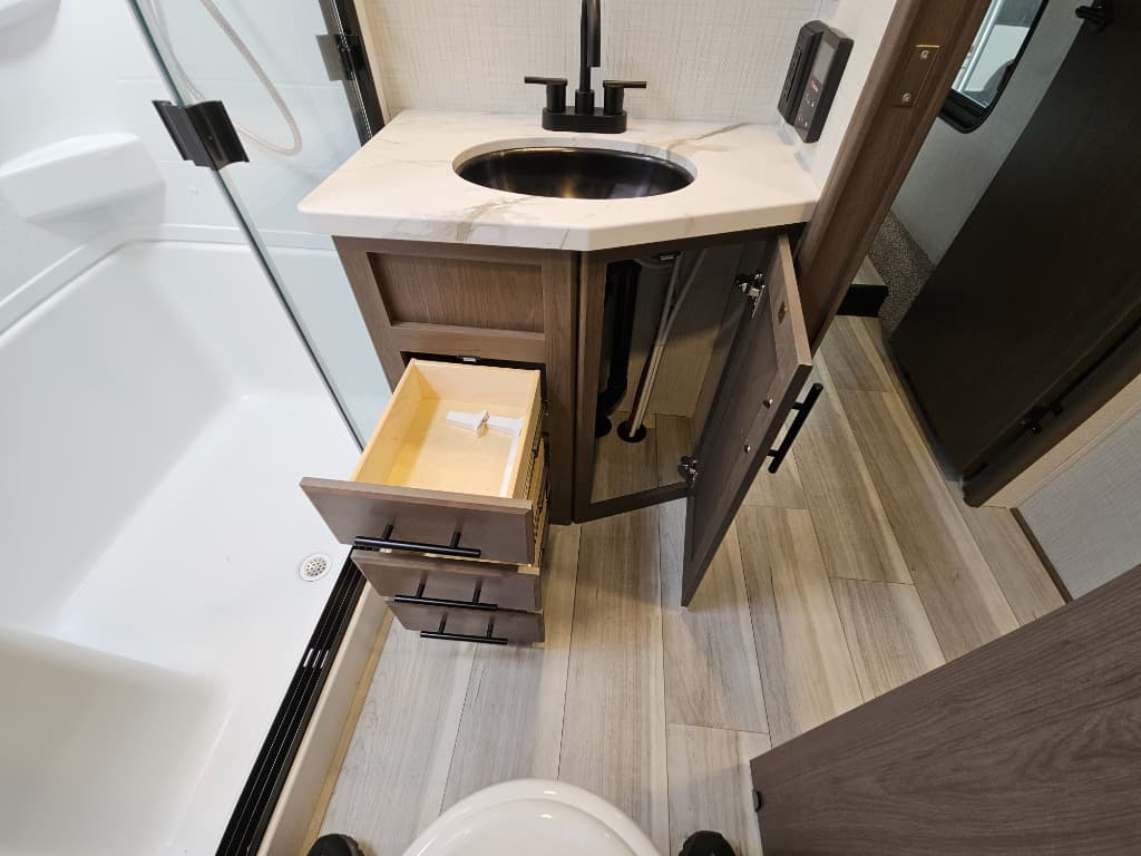 2026 Keystone RV 2026 Keystone RV Cougar Half-Ton - thumbnail 43