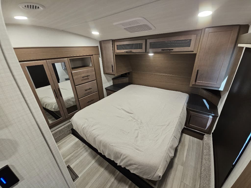 2026 Keystone RV 2026 Keystone RV Cougar Half-Ton - thumbnail 44