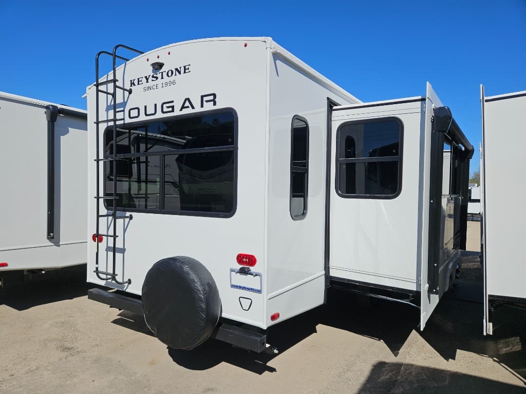 2026 Keystone RV 2026 Keystone RV Cougar Half-Ton - thumbnail 2