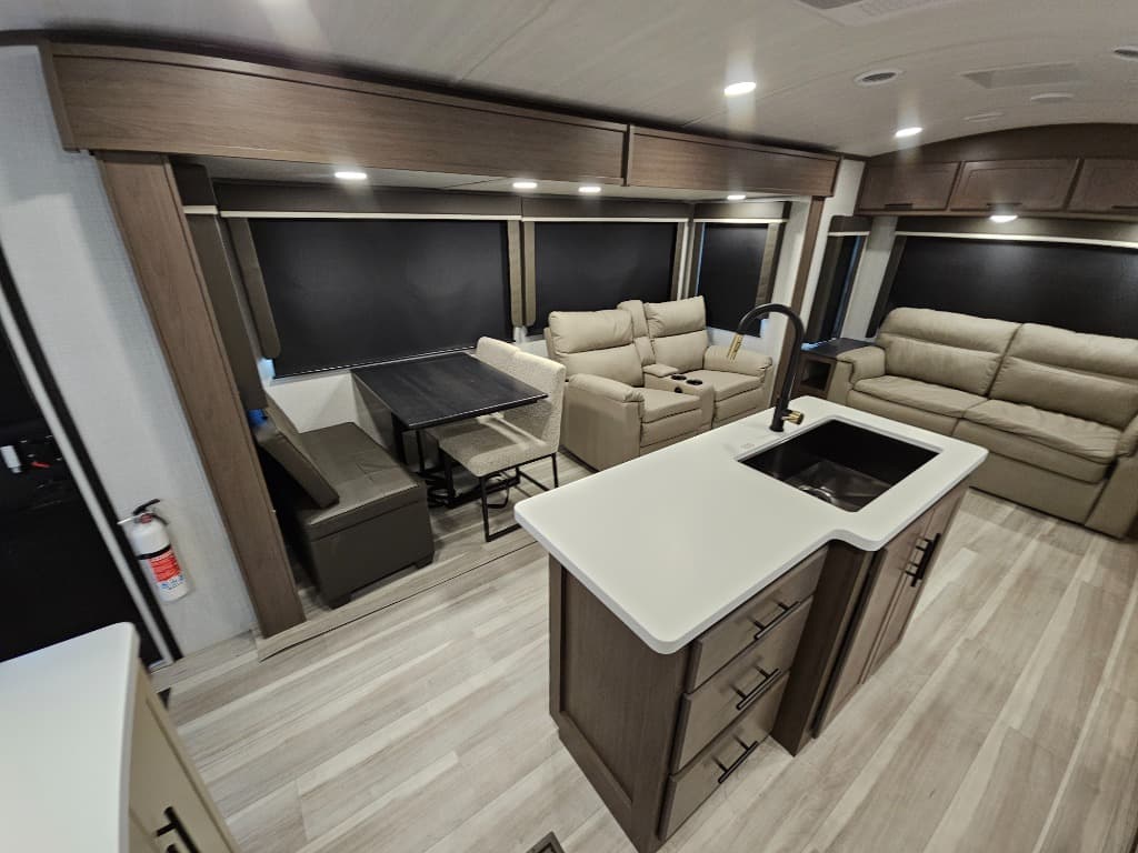 2026 Keystone RV 2026 Keystone RV Cougar Half-Ton - thumbnail 8