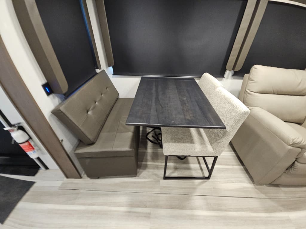 2026 Keystone RV 2026 Keystone RV Cougar Half-Ton - thumbnail 11