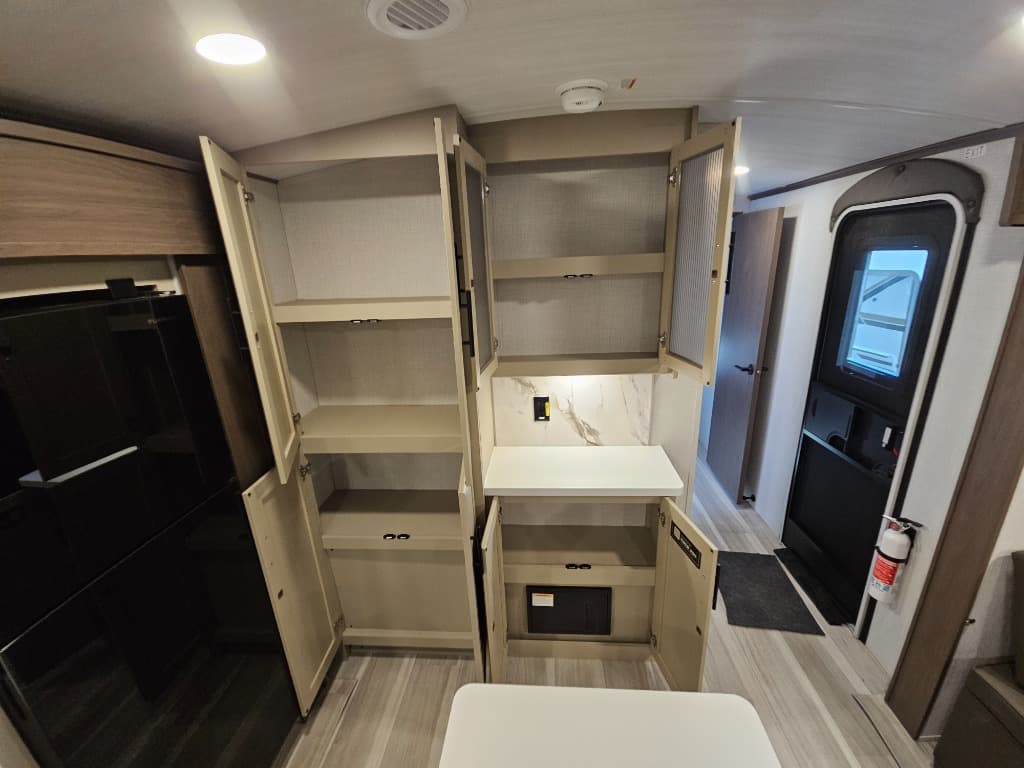 2026 Keystone RV 2026 Keystone RV Cougar Half-Ton - thumbnail 32