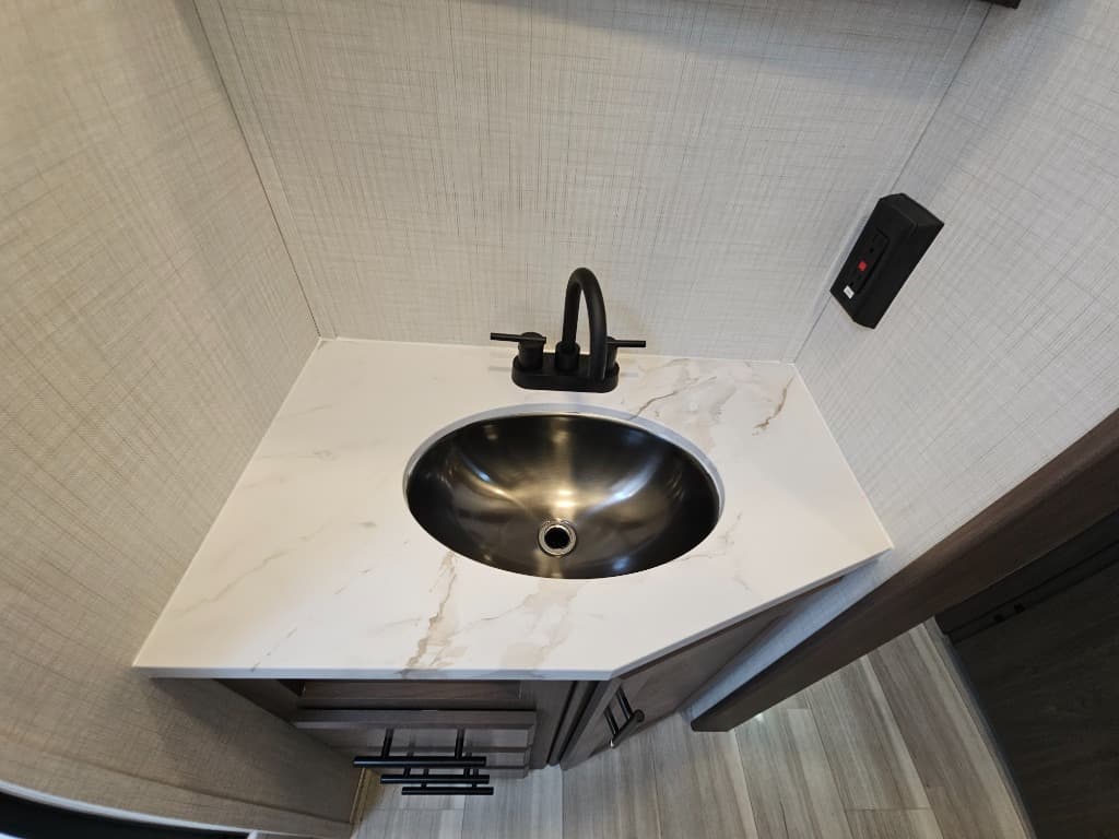 2026 Keystone RV 2026 Keystone RV Cougar Half-Ton - thumbnail 39