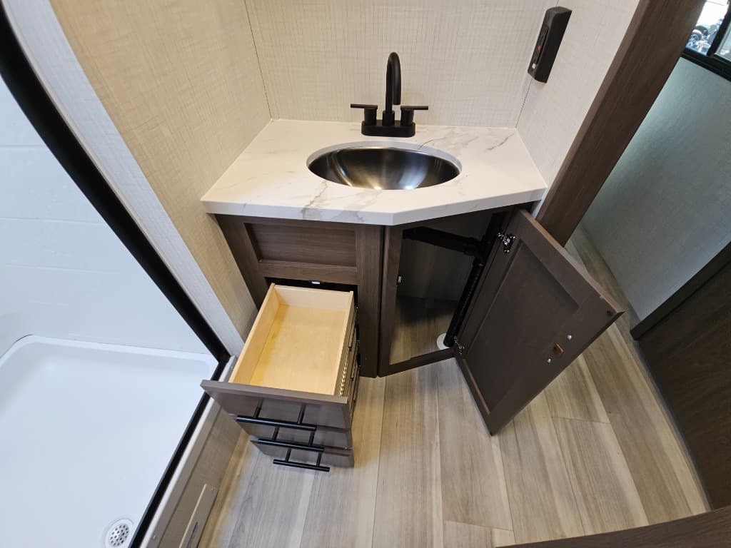 2026 Keystone RV 2026 Keystone RV Cougar Half-Ton - thumbnail 40