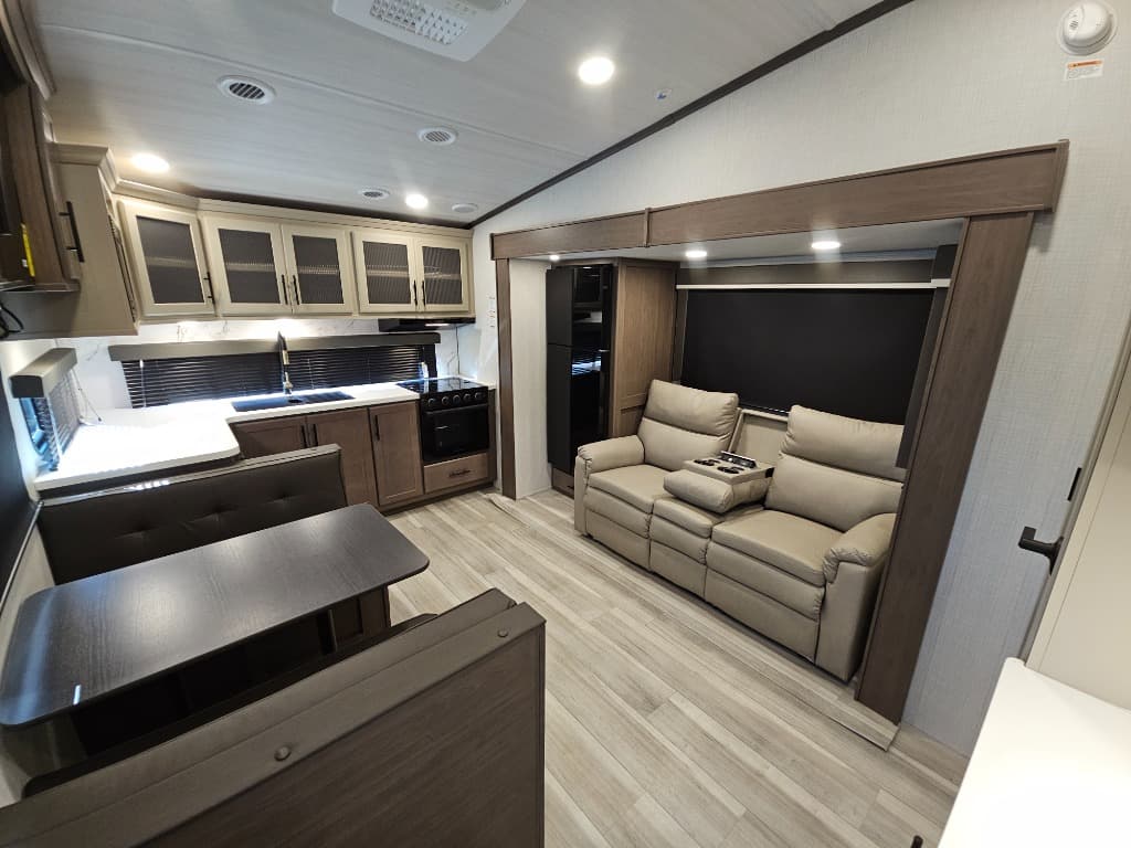 2026 Keystone RV 2026 Keystone RV Cougar Half-Ton - thumbnail 8