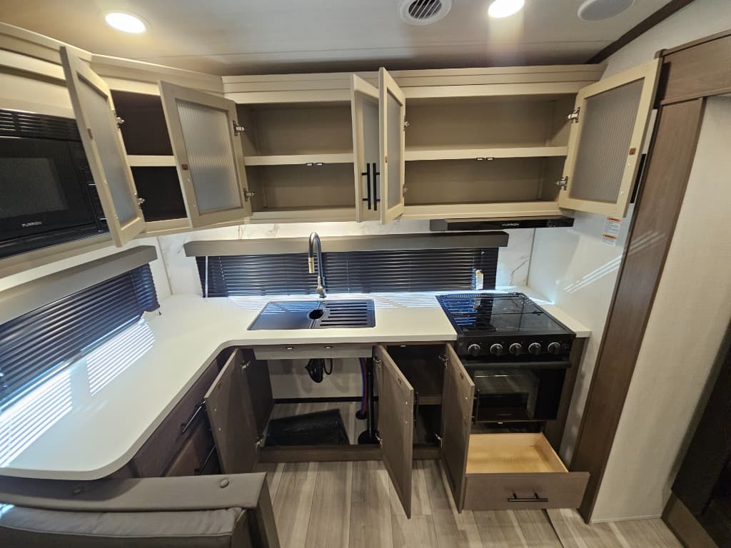 2026 Keystone RV 2026 Keystone RV Cougar Half-Ton - thumbnail 13