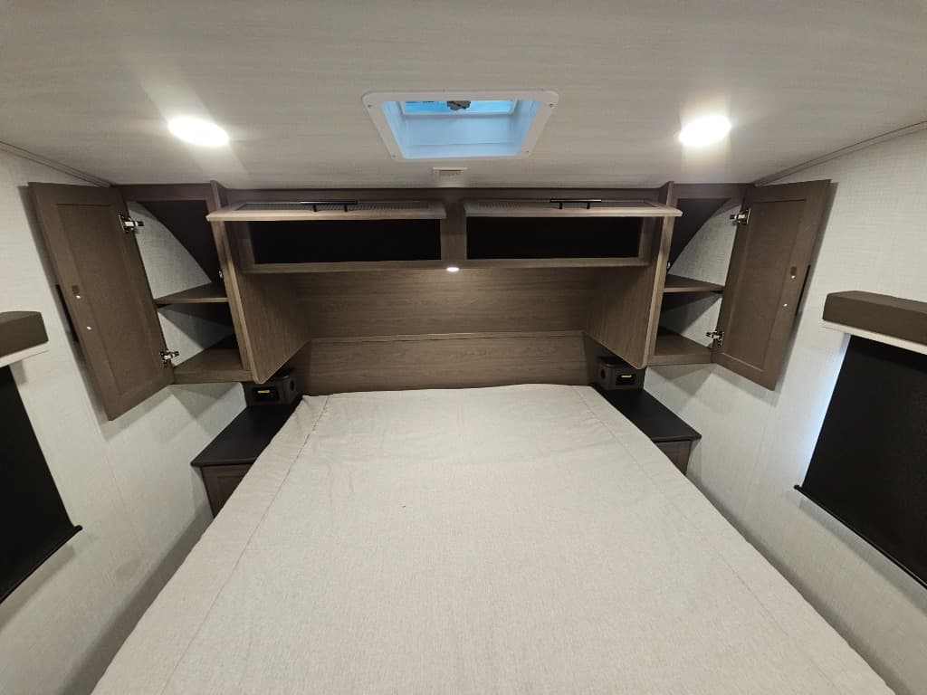 2026 Keystone RV 2026 Keystone RV Cougar Half-Ton - thumbnail 36