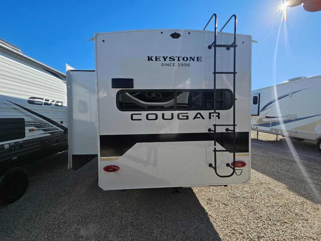2026 Keystone RV 2026 Keystone RV Cougar Half-Ton - thumbnail 3