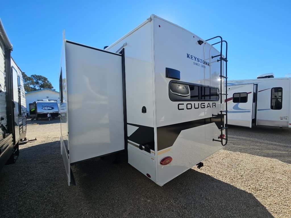 2026 Keystone RV 2026 Keystone RV Cougar Half-Ton - thumbnail 4