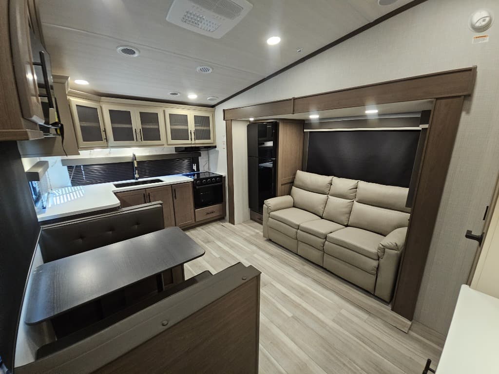 2026 Keystone RV 2026 Keystone RV Cougar Half-Ton - thumbnail 7